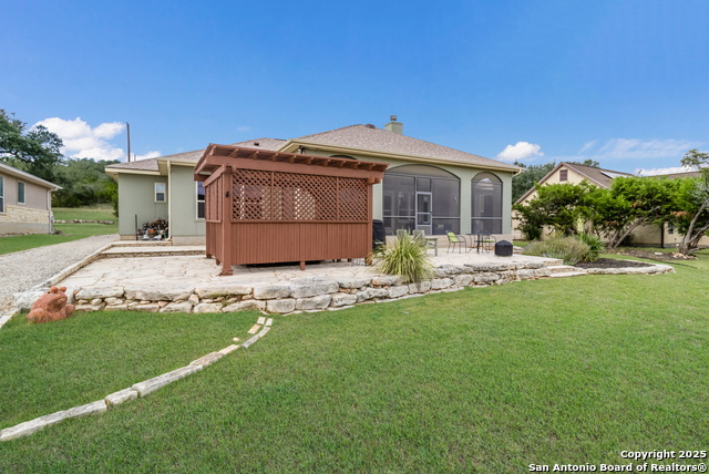 Listing photo id 28 for 556 Shayla