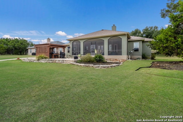 Listing photo id 30 for 556 Shayla