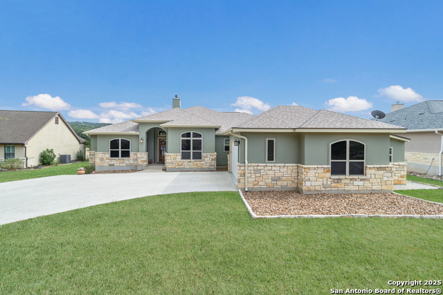 Listing photo id 2 for 556 Shayla