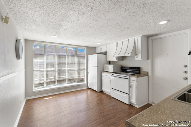 Image 12 of 41 For 8311 Meadow Forest