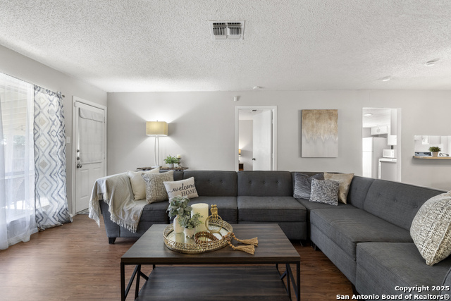 Image 19 of 41 For 8311 Meadow Forest