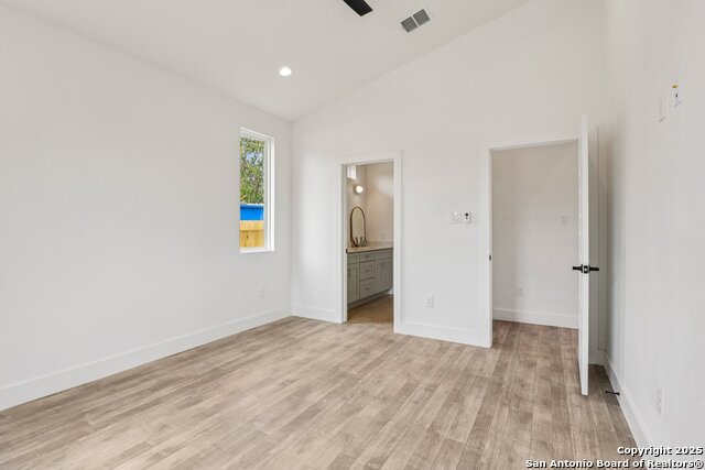 Image 10 of 38 For 1535 Lennon St. No 4