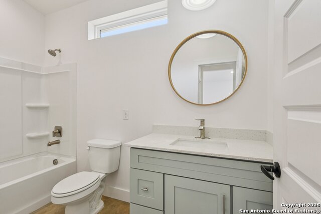 Image 18 of 38 For 1535 Lennon St. No 4