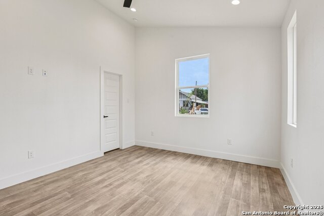 Image 24 of 38 For 1535 Lennon St. No 4