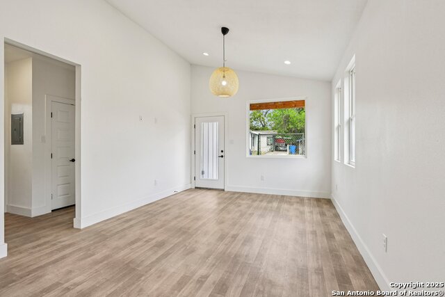 Image 6 of 38 For 1535 Lennon St. No 4