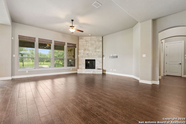 Image 13 of 48 For 728 Deer Run Way