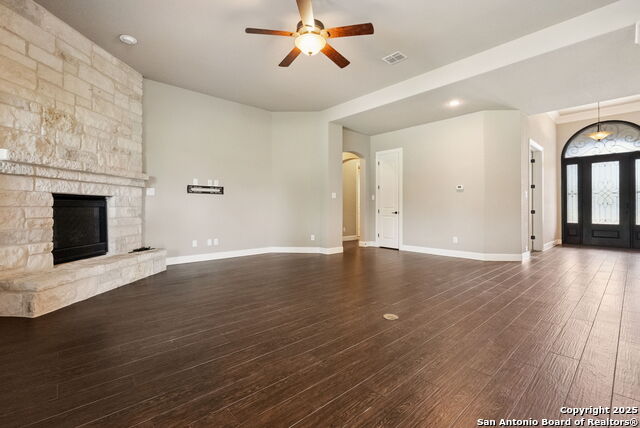 Image 14 of 48 For 728 Deer Run Way