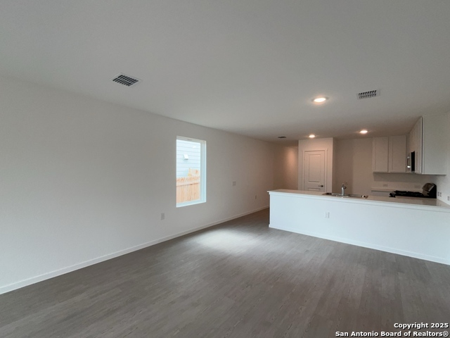 Listing photo id 8 for 10630 Nye Pass