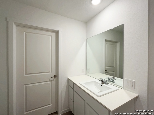 Listing photo id 15 for 10630 Nye Pass