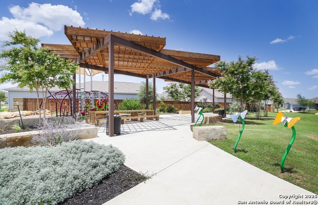 Listing photo id 39 for 10630 Nye Pass