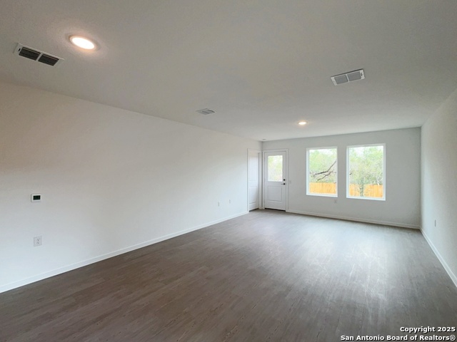 Listing photo id 6 for 10630 Nye Pass