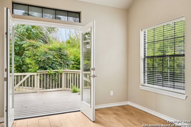 Listing photo id 10 for 230 Old Oaks Path