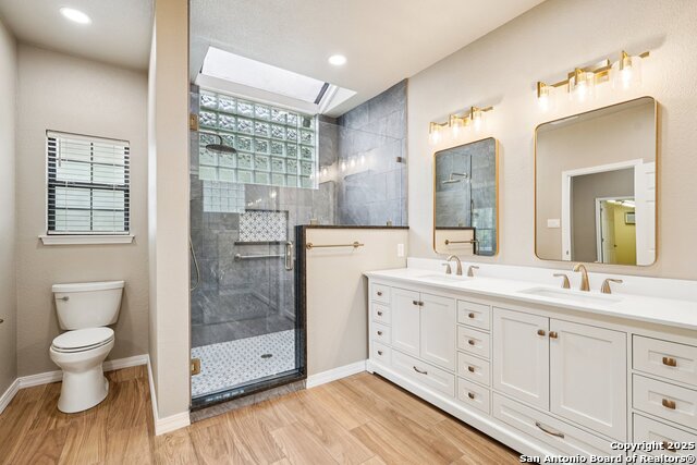 Listing photo id 12 for 230 Old Oaks Path