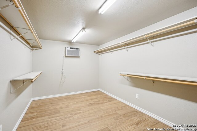 Listing photo id 13 for 230 Old Oaks Path