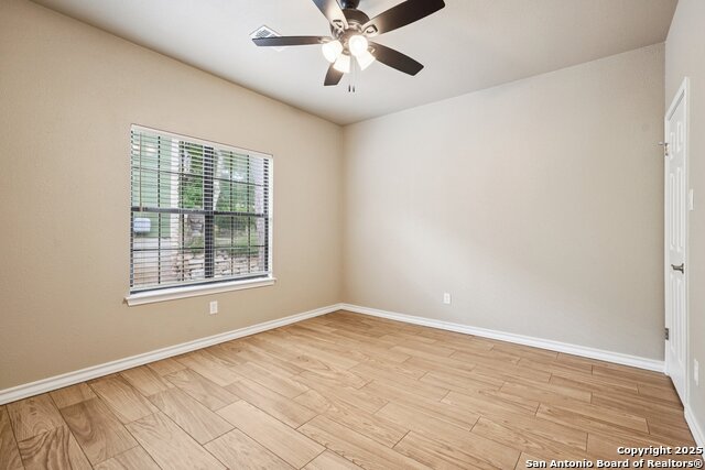 Listing photo id 15 for 230 Old Oaks Path