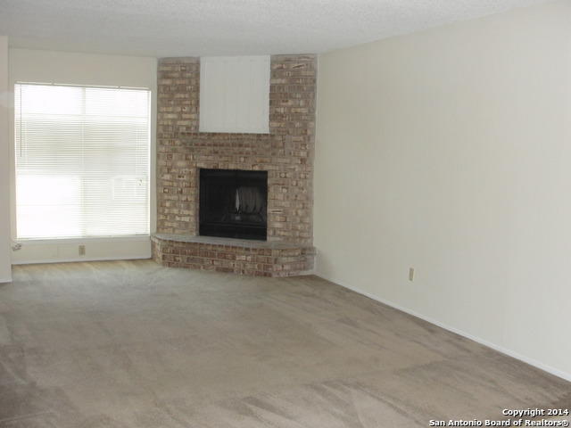 Listing photo id 0 for 1709 Patricia Dr B