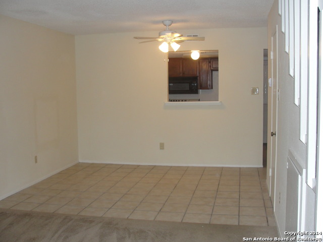 Listing photo id 2 for 1709 Patricia Dr B