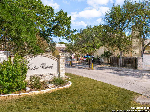 Image 28 of 38 For 8511 Echo Creek 0