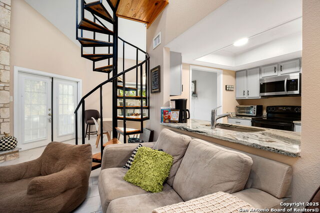 Image 8 of 38 For 8511 Echo Creek 0