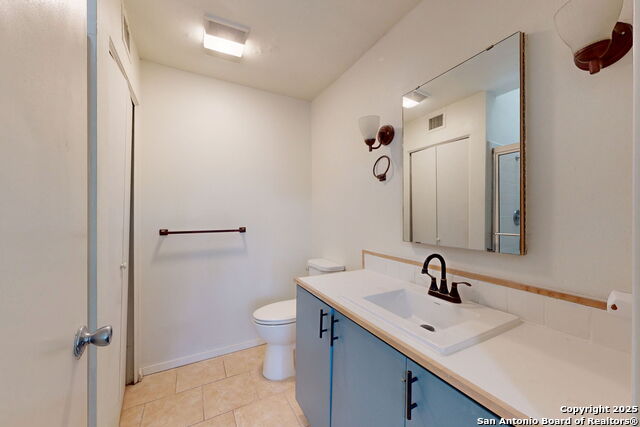 Image 20 of 29 For 8642 Fredericksburg 106