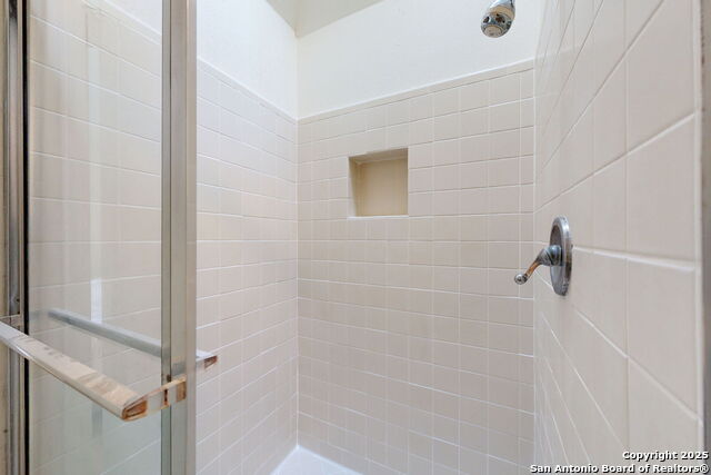 Image 21 of 29 For 8642 Fredericksburg 106