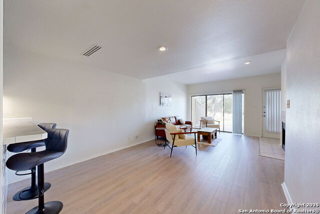 Image 5 of 29 For 8642 Fredericksburg 106