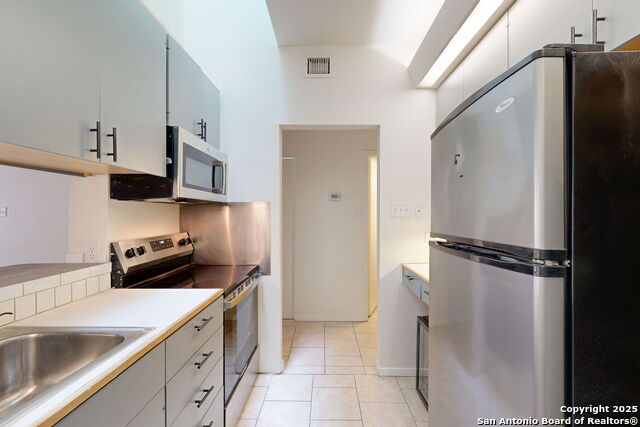 Image 7 of 29 For 8642 Fredericksburg 106