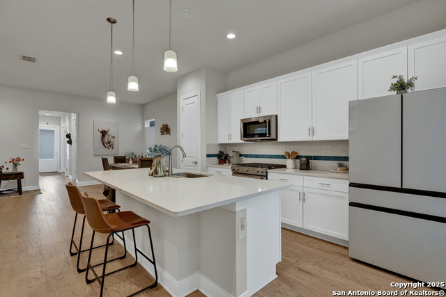 Listing photo id 8 for 777 Academy N