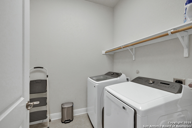 Listing photo id 12 for 777 Academy N