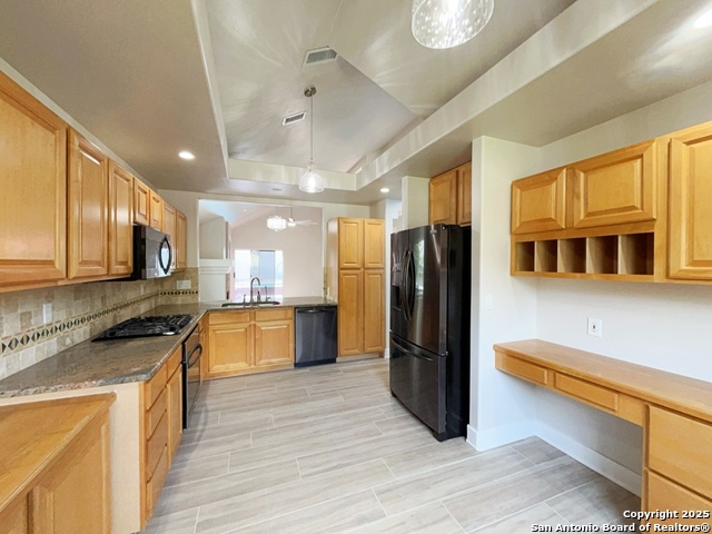 Image 16 of 47 For 8751 Park Olympia