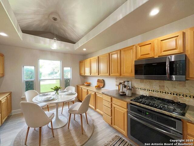 Image 4 of 47 For 8751 Park Olympia