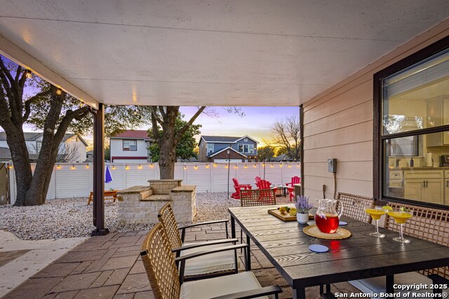 Listing photo id 23 for 9046 Mansfield
