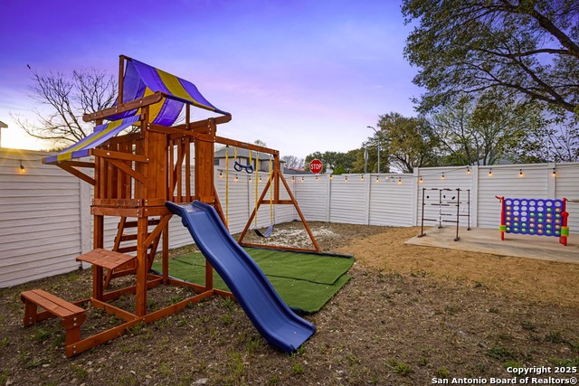 Listing photo id 29 for 9046 Mansfield