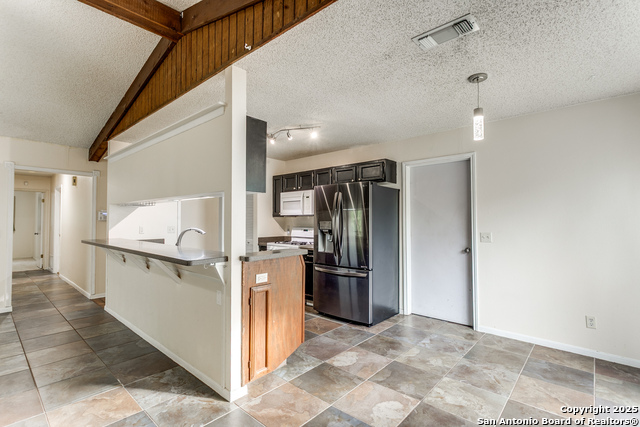 Listing photo id 8 for 16246 Bear Run