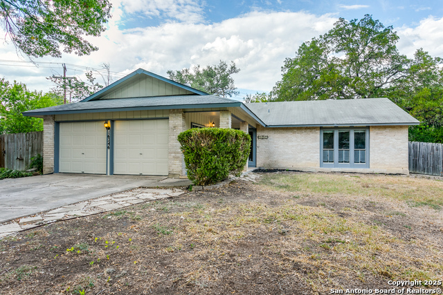 Listing photo id 1 for 16246 Bear Run