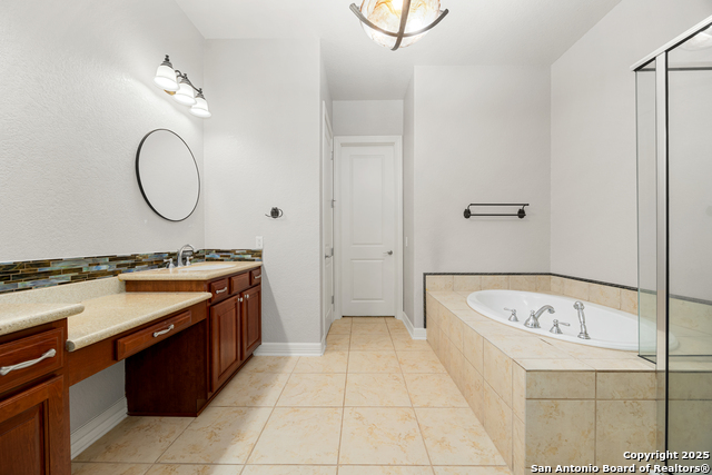 Image 15 of 51 For 4522 Grass Fight