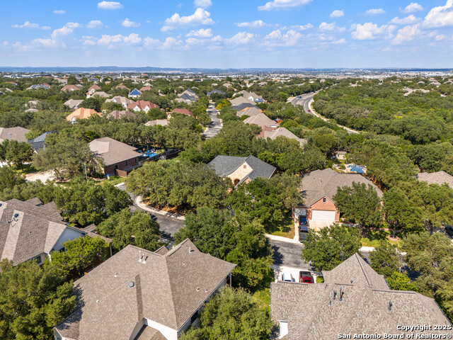 Image 25 of 51 For 4522 Grass Fight