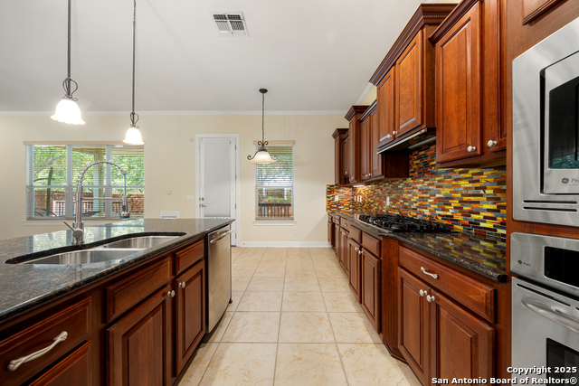 Image 29 of 51 For 4522 Grass Fight