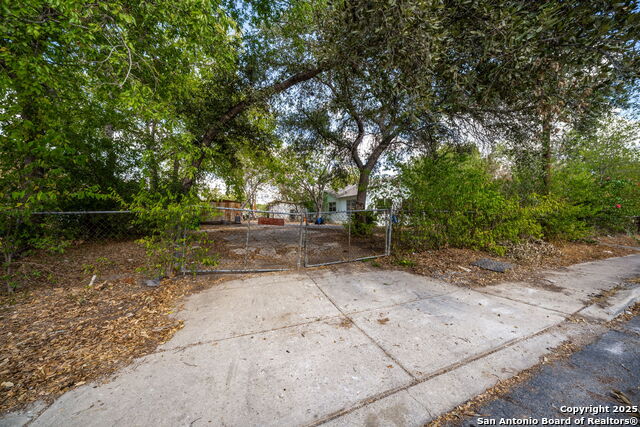 Image 36 of 40 For 1703 San Casimiro