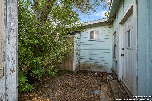 Image 37 of 40 For 1703 San Casimiro