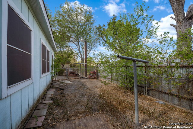 Image 38 of 40 For 1703 San Casimiro