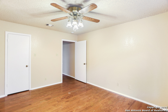 Image 19 of 27 For 13823 Chisom Creek St.