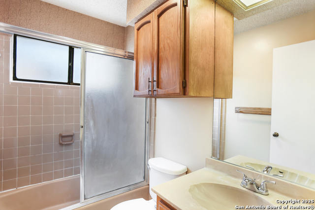 Image 22 of 27 For 13823 Chisom Creek St.