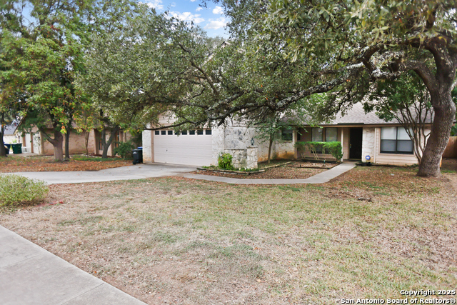 Image 3 of 27 For 13823 Chisom Creek St.