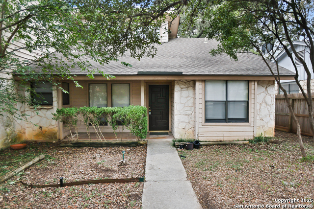 Image 5 of 27 For 13823 Chisom Creek St.