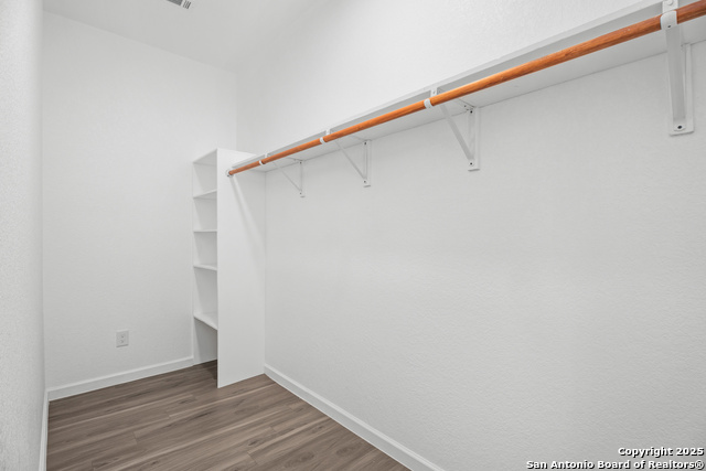 Listing photo id 12 for 1734 Blueridge Dr