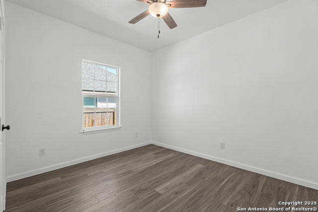 Listing photo id 16 for 1734 Blueridge Dr