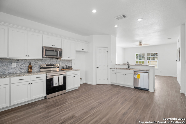 Listing photo id 2 for 1734 Blueridge Dr