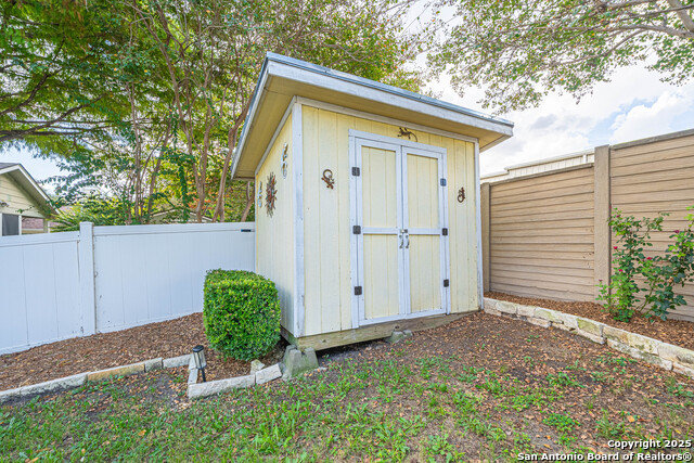 Listing photo id 29 for 116 Running Brook