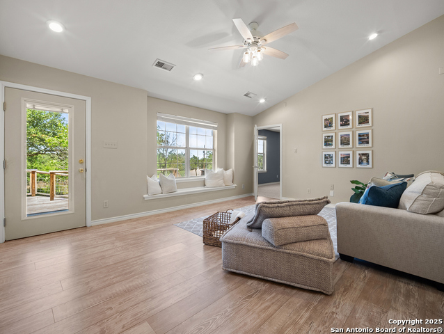 Image 11 of 32 For 504 Oak Grove